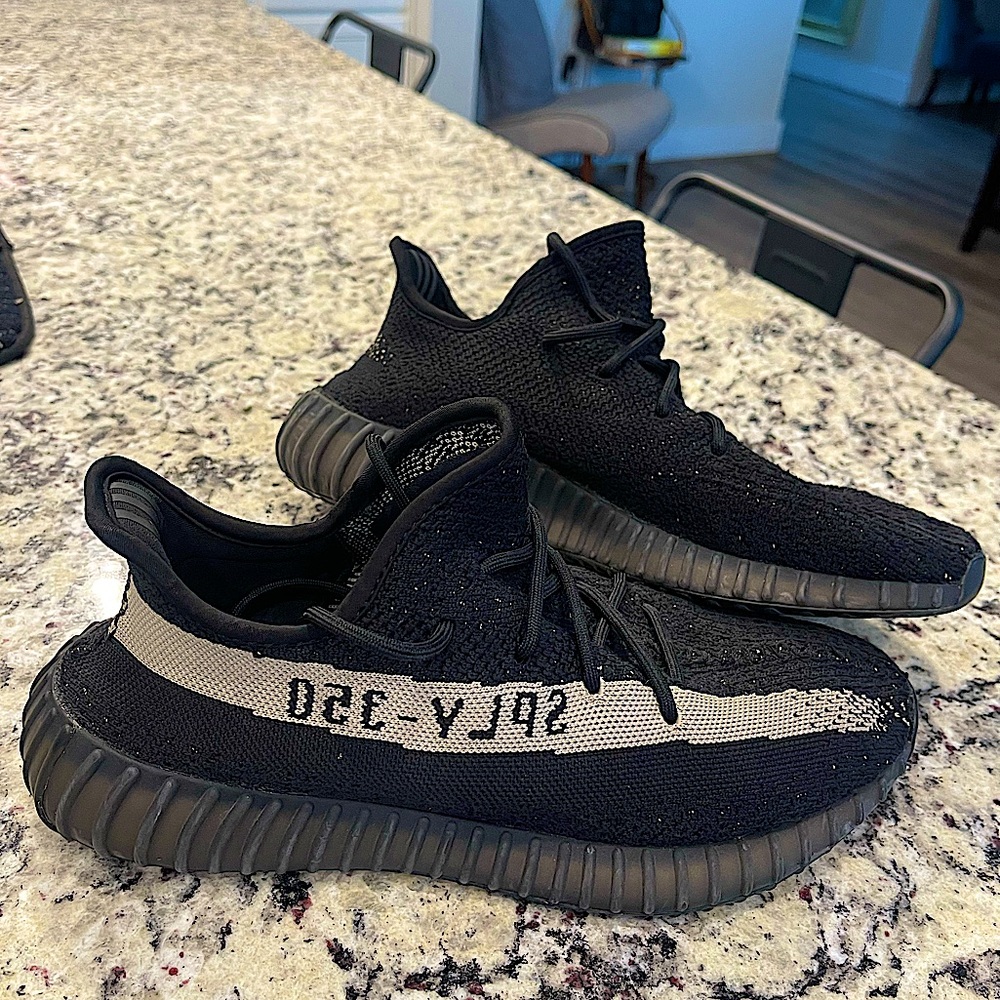 Yeezy Boost 350 V2 'Oreo